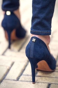 Royal Blue Heels, Navy Heels, High Heels Boots, Winter Mode, Blue Heels, Navy Shoes, Dark Wear, Winter Trends, Crazy Shoes