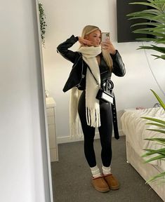 12% OFF C&A: Use o Código de consultor: NATALIA Atlanta Outfits Winter, Below Freezing Outfit Cold Weather, Rainning Day Outfits, Winter Shopping Outfit Cold Weather, Montreal Outfits Fall, Denver Colorado Outfits, Cute Cabin Outfits, Simple Outfits With Leggings, Denver Colorado Outfits Fall