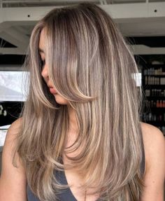 Shoulder Length Hair Styles For Women, Cute Layered Hairstyles, Cuts For Long Hair, Trendy Layered Hairstyles, Feather Cut, Layered Hairstyles, Long Hai, White Blonde