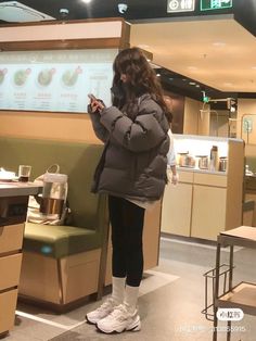 Korean Winter Outfits, Mode Ulzzang, Puffer Jacket Outfit, Japan Outfit, Looks Party