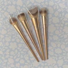 Set of four new and unused rose gold makeup brushes from FARAH. Set includes fluffy highlight, chisel contour, foundation, and pressed powder brush. Gold Makeup Brushes, Rose Gold Makeup Brushes, Rose Gold Makeup, Gold Makeup, Pressed Powder, Powder Brush, Tools Accessories, Makeup Tools, Makeup Brushes