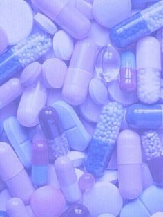 Pill Aesthetics, Violet Aesthetic, Bedroom Wall Collage, Purple Vibe, Lavender Aesthetic, Dark Purple Aesthetic, Wallpaper Pastel, Wallpaper Laptop, Wallpaper Accent Wall