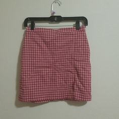 Hollister Mini Plaid Skirt Size Small, Red, New Without Tags, Stretched Material High Waisted Plaid Skirt, White Plaid Skirt, Hollister Skirt, Black Plaid Skirt, Distressed Jean Skirt, Hipster Jeans, Distressed Skirt, Eyelet Skirt, Floral Mini Skirt