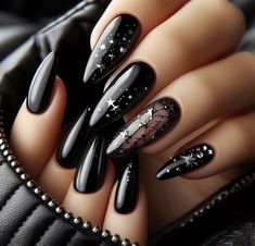 Gothic Wedding Nails, Dark Moody Nails, Gothic Short Nails, Dark Nail Designs Gothic, Simple Gothic Nails, Dark Goth Nails, Rock Concert Nails, Ongles Goth, Fall Nail Art Ideas