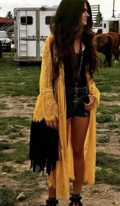 Boho Chic Style Outfits, Moda Hippie, Look Boho Chic, Mode Hippie, Mode Kimono, Estilo Hippie, Mode Boho, Boho Chic Outfits, Guest Dress