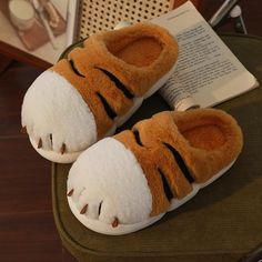 ʕ ๑•ᴥ•ʔ Fluffy Tiger Slippers ʕ ๑•ᴥ•ʔ ʕ ๑•ᴥ•ʔ These cute slippers are a total moo-d ʕ ๑•ᴥ•ʔ ʕ ๑•ᴥ•ʔ Perfect to keep your feet warm and comfy through the winter ʕ ๑•ᴥ•ʔ Cute Slippers Fluffy Animals, Fluffy Tiger, Lion Costume Diy, Cute Oc Outfits, Paw Slippers, Fun Slippers, Tiger Claw, Women Slippers Fashion, Lion Costume