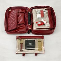 Amenity Kits, Travel Bag Essentials, Travel Necessities, Travel Must Haves, Beauty Case, Car Brand, Purse Organization, Luxury Makeup, Travel Organization