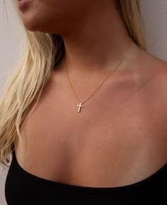 Cross Necklace Simple, Cross Necklace Gold, Dainty Cross Necklace, Cross Necklace Women, Meaningful Design, Gold Cross Necklace, Holy Cross, Dainty Chain, Elegant Necklace