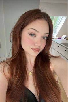 Dark Ginger Hair, Hair Color For Brown Eyes, Pale Skin Hair Color, Copper Brown Hair, Hair Colour For Green Eyes, Dark Auburn Hair, Hair Pale Skin