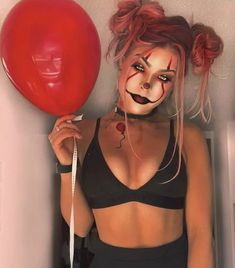 Bartender Makeup, Badass Wallpaper, Halloween Pennywise, Badass Halloween Costumes, Clown Costumes, Clown Halloween Costumes