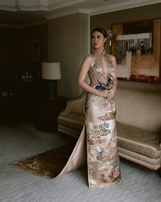 Cheongsam Gown, Cny 2025, Iconic Dresses, Dress Inspiration, Wedding Dress Inspiration, Cheongsam, Scarf Styles, Chinese Style