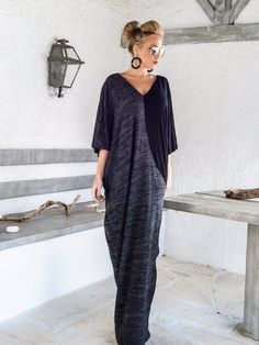 Simple casual fall fall fashion for your capsule wardrobe #minimalist #fallfashion #autumnfashion #capsulewardrobe #minimalchic Wool Maxi Dress, Comfortable Maxi Dresses, Winter Maxi, Long Dress Plus Size, Maxi Dress Winter, Dress Kaftan, Turtleneck Dress, Dress Handmade, Over 50 Womens Fashion