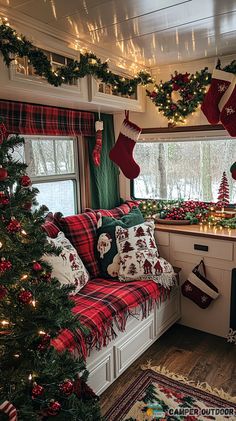 Get inspired with these creative RV Christmas ideas! From decorating to festive meals, transform your RV into a cozy holiday retreat. Click now to get inspired and explore unique RV Christmas ideas! Christmas Decor Ideas For Rv, Rv Christmas Decorations, Cabin House Decor, Christmas Rv, Rv Christmas, Festive Meals, December Vibes, Christmas Camping, Christmas Village Sets