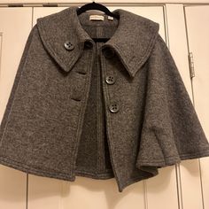 Super Cute Cape/Jacket Size: S/M 80% Wool, 20% Polyester No Stains, Rips Or Smells Excellent Condition And Barely Worn Winter Cape Coat, Cape Outfit, Winter Cape, Womens Tweed, Cape Jacket, Wool Cape, Current Fashion, Cape Coat, Fashion Wishlist