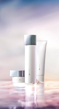 オルビス｜オルビスユードットシリーズ Beauty Cosmetics Design, Beauty Ad, Beauty Design, Cosmetic Skin Care, Cosmetic Packaging, Luxury Boxes, Still Life Photography