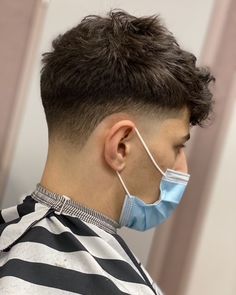 Boyfriend Haircut, Fade Haircut Curly Hair, Mid Fade Haircut, Fade Haircut Styles, Stylish Mens Haircuts, Good Image, Tapered Haircut