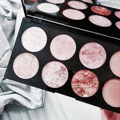 Kiss Makeup, Makeup Goals, Makati, Perfect Makeup, Love Makeup, Makeup Palette, Pretty Makeup, Bath Bomb