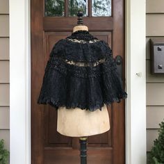 Antique French Black Silk & Chantilly Lace Cape ca. 1880s 90s ~ Haute Couture, Original Label ja 9292017 Simply amazing antique French black silk and Chantilly lace dating from 1880s or earlier. Made from silk and beautiful Chantilly Lace overlay. Original couture label for a Grand Magasin in Toulouse France. Superb combination of layers of fine pleated silk and lace. It fastens at the front with three hook and eye closures and would have been worn as an evening or a formal afternoon visitin Formal Black Capelet, Elegant Black Formal Capelet, Elegant Black Capelet For Costume, 1890 Dresses, 90s Haute Couture, 1890 Dress, Victorian Cape, Cottage Core Vibes, Costume Capes