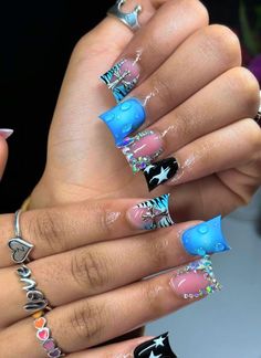 Fun Birthday Nail Designs, Turquoise Short Nails, Blue Junk Nails, Bright Colorful Nails, Turquoise Blue Nails, Short Exotic Nails, Birthday Nail Set Ideas, Exotic Nail Designs, Nails Teal