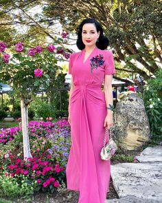 2.2m Followers, 1,146 Following, 2,353 Posts - See Instagram photos and videos from 💄Dita Von Teese (@ditavonteese) Standing Flower, 40s Fashion, Person Standing, Be Present