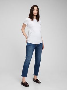 Maternity True Waistband Full Panel Cheeky Straight Jeans with Washwell | Gap Maternity Styles, Gap Maternity, The Bump, Water Saving, Maternity Jeans, Maternity Fashion, Vintage Jeans, Medium Blue, Bump