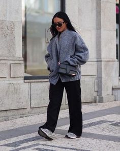 How To Style Bomberjack, Streetstyle Fall 2023, Zara Autumn Outfit, Zara Oversized Fall Outerwear, Zara Chunky Knit Casual Outerwear, Zara Outfit 2024 Autumn, Zara Jacket Outfit, Zara Oversized Buttoned Outerwear, Oversized Bomberjacket Streetstyle