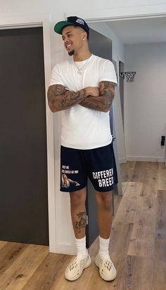 Sweatshorts Outfit Mens, Yellow Tshirt Outfits For Men, Summer Outfits Black Men, Fit Ideas Men, Summer Drip, Streetwear Outfit Ideas