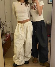 Baggy Sweats Outfit, Baggy Pants Outfit, Sweats Outfit, Fashion Aesthetics, 가을 패션, Looks Vintage, Aesthetic Outfits, Look Cool, Aesthetic Clothes