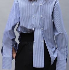 Deconstruction Shirt, Detail Couture, Tips For Women, Clothing Details, Mode Inspo, Fashion Tips For Women, 가을 패션, White Shirts, Mode Inspiration