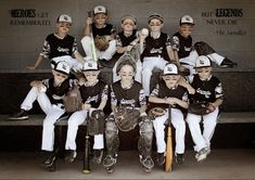 Softball Team Picture Ideas, Baseball Team Photoshoot, Baseball Team Photoshoot Ideas, Baseball Team Poses, Baseball Team Photo Ideas, Team Baseball Picture Ideas, T Ball Pictures Photo Ideas, Baseball Banner Ideas Little League