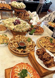 NNQ can now cater your next house party Asian Buffet Party, Filipino Food Presentation Ideas, Asian Wedding Buffet, Asian Food Wedding Buffet, Filipino Wedding Reception Food, Filipino Catering Ideas, Thai Buffet Ideas, Filipino Buffet Table Set Up At Home, Chicken Table Decor