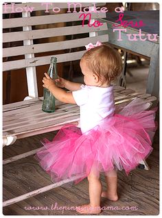 Learn how to make this super easy tutu in 20 minutes!  Includes sizing chart. Must Pin!  DIY No Sew Tutu for Little Girls Tool Skirt Diy, How To Make A Tutu, Diy Toddler Tutu, Toddler Tutu Diy, Baby Tutu Diy, Tulle Pink