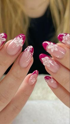 Hawaiian Wedding Nails For Bride, Hibiscus Nail Art Hawaii, French Nails Flower Design, Habisquis Flower Nail, Nails For Hawaii Vacation, Hawaiian Flower Nails Acrylic, Hibiscus Flower Nails, Hawaiian Flower Nails