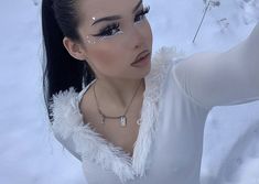 Winter Makeup Aesthetic, Edc Makeup, Snow Makeup, Winter Eye Makeup, Makeup Looks Winter, Birthday Makeup Looks, Princess Makeup, Rave Makeup, White Makeup