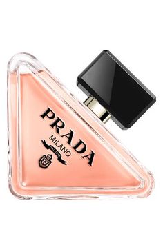 What it is: A floral fragrance for women that invites you to explore and express every dimension of yourself. Fragrance story: Prada Paradoxe Eau de Parfum is a floral ambery fragrance that embraces the paradoxes of iconic ingredients to reveal new scented sensations. Reinventing freshness with neroli, sensuality with amber and intensity with musk, Paradoxe Eau de Parfum is the first essential expression of Prada femininity in all its forms. Paradoxe explores the unexpected reconciliation of con Prada Perfume, Prada Candy, Perfume Floral, Feminine Fragrance, Long Lasting Perfume, Signature Fragrance, Dior Addict, Miuccia Prada, Raf Simons