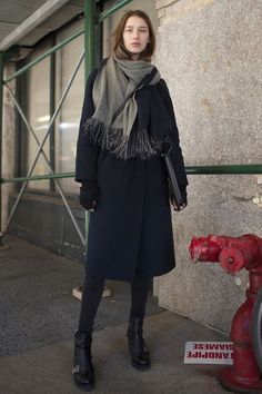 Skandinavian Fashion, Witch Fashion, Business Outfit, 가을 패션, Black Coat, Minimalist Fashion, Birkenstock, Black Fashion, Chic Style