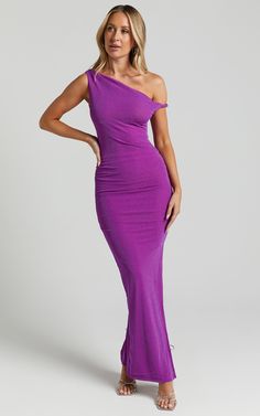 Runaway The Label - Chyna Midi Dress in Purple Purple Elegant Dresses, Purple Dress Wedding Guest, Purple Wedding Guest Dress, Bright Purple Dress, Showpo Outfits, Purple Hoco Dress, Purple Wedding Guest Dresses, Formal Dress Midi, Moh Dress