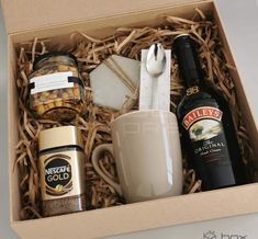 Café
Papá
Box
Regalo Coffee Hampers Ideas, Coffee Box Gift Ideas, Kit Cafe Presente, Christmas Package Ideas Boxes, Best Gift For Boss, Coffee Hamper, Gift Ideas For Boss, Coffee Present, Coffee Hampers