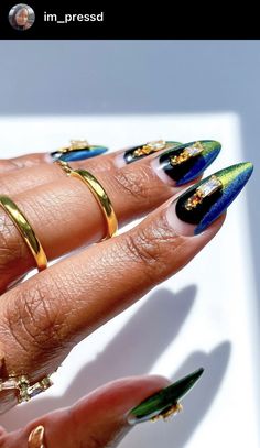 Runway Makeup Creative, Gold Maximalist Nails, Elite Nails, Runway Nails, Magic Nails, Abstract Nail Art, Nail Art Set, Glitter Nail Polish