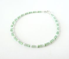 Tiny Beaded Bracelets Patterns, Small Beaded Bracelets Green, Simple Beads Bracelets Ideas, Green Beaded Bracelets Aesthetic, Clear Seed Bead Bracelets, Simple Bead Bracelet Patterns, Green Pearl Bracelet, Small Glass Bead Bracelet Ideas, Minimalist Beaded Bracelet