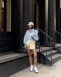 Beige Cap Outfit, Cap Outfit Summer, Adidas Outfit Casual, Cap Adidas, Sporty Summer, Button Down Mini Skirt, Work Outfit Ideas, Professional Work Outfit