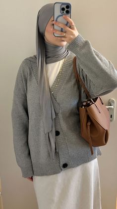 Hijabi Cute Outfits, Hijab Style Outfits Winter, Outfit Ideas Hijab Casual, Aesthetic Hijab Outfit Ideas, Hijabi Outfits Casual Winter, Hijab Fashion Inspiration Winter, Hijab Outfit Winter, Winter Outfit Hijab, Winter Hijabi Outfits