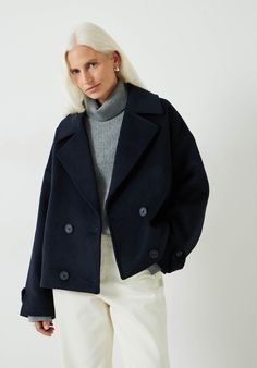 Wool Pea Coat Short Navy Coat, Cropped Wool Coat, Navy Winter Outfit, Wool Jacket Outfit, Navy Jacket Outfit, Peacoat Outfit, Grey Peacoat, Navy Peacoat, Cropped Trench Coat