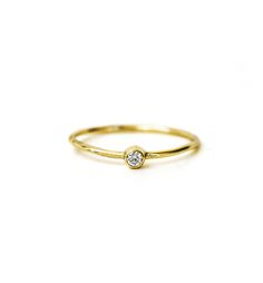 This 14k gold ring features a single cubic zirconia stone set in the center in a bezel setting. Stack with other gold rings to add some sparkle to your look. - 14K Gold over Sterling Silver - Cubic Zi Chain Ring Gold, Vintage Jewelry Repurposed, Stackable Rings Silver, Minimal Ring, Stacker Rings, Dainty Gold Rings, Gold Rings Stackable, Handcrafted Rings, Handmade Rings