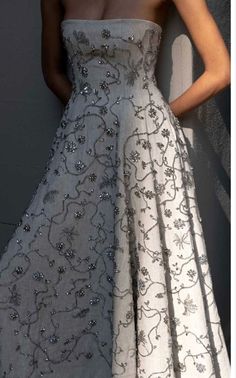 High Couture Dresses, Erdem Dress, Simple Wedding Dress, Looks Party, Embroidered Linen, Dreamy Dress, Linen Maxi Dress