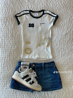 Campus Outfit, School Shorts, Cute Aesthetic, Pinterest Outfits, Aesthetic Outfit, Cute Everyday Outfits, Cute Fits, Dress Codes