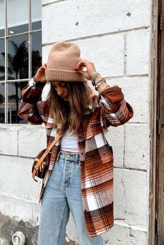 Sweater Outfit Ideas, Shacket Outfit, Cute Sweater Outfits, Plaid Shacket, Fall Inspiration, Sweater Outfit, Cute Sweater, Photo Outfit