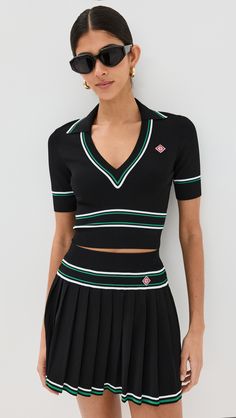 Casablanca Cropped Polo Shirt на SHOPBOP - САМАЯ БЫСТРАЯ БЕСПЛАТНАЯ ДОСТАВКА ПО СНГ. КУПИТЬ Casablanca онлайн Polo Dress Outfit, Casual Sport Outfit, Cropped Polo Shirt, Polo Shirt Outfits, Tennis Outfit, Cropped Polo, Best Friend Outfits, Tennis Fashion, One Clothing