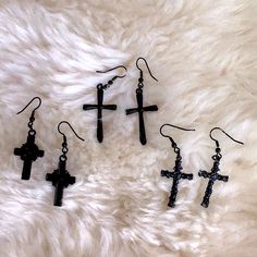 Set Of 3 Black Cross Earrings. Never Worn. Aesthetic Black Earrings, Dr Bedroom, Black Cross Earrings, Earrings Emo, Pinterest Wardrobe, Black Cross, Cross Earrings, Black Earrings, Psych