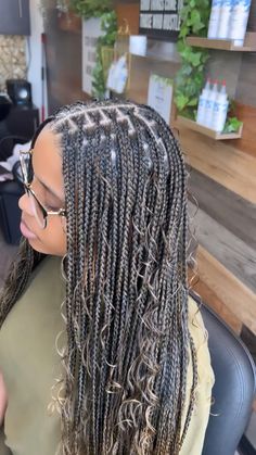 Box Braids With Curly Hair Left Out, Braiding Ideas, Braids French, French Curl Braids, Curl Braids, Hair Cut Ideas, Girly Hairstyles, Curly Braids, French Curl